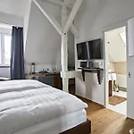 Zur Wartburg Hotel 3*