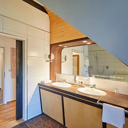 Zur Wartburg