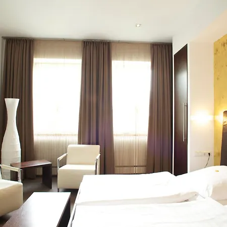 Hotel Zur Wartburg 3*