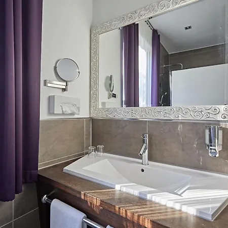 Zur Wartburg Hotel 3*