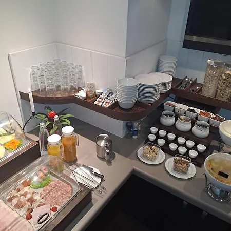 Zur Wartburg 호텔 3*