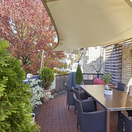 Zur Wartburg 호텔 3*