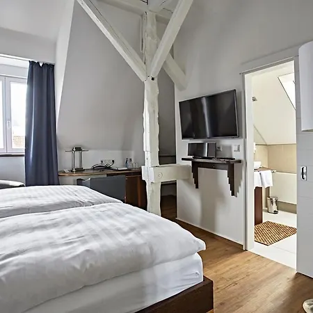 Zur Wartburg 호텔 3*