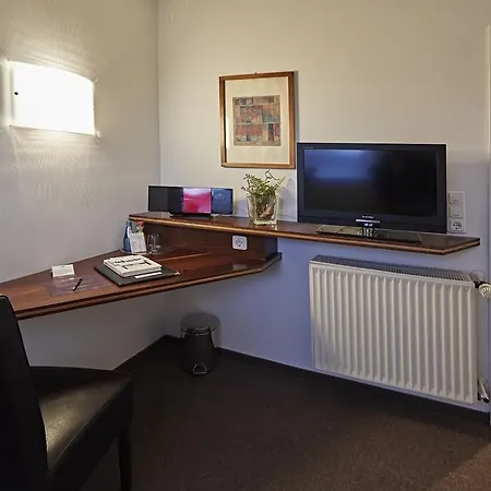 Zur Wartburg 3* 레다비덴브루크