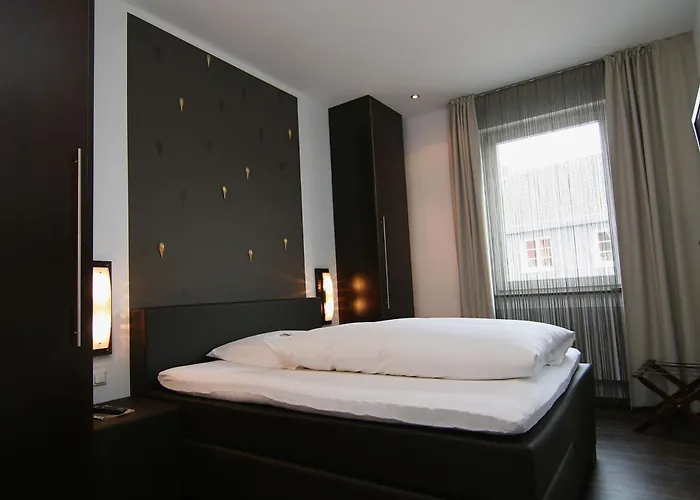 Hotel Zur Wartburg 3*