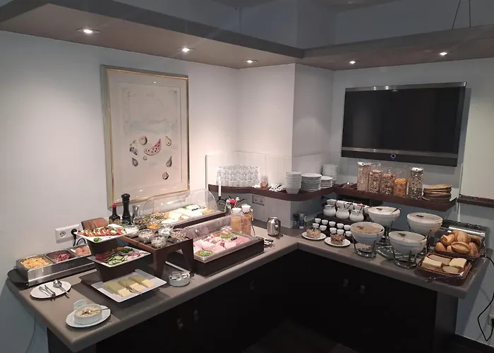 Zur Wartburg Hotel 3*