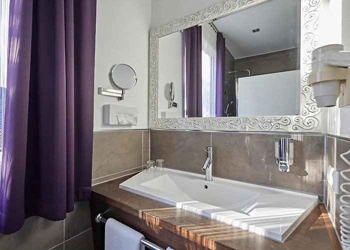 Zur Wartburg Hotel 3*