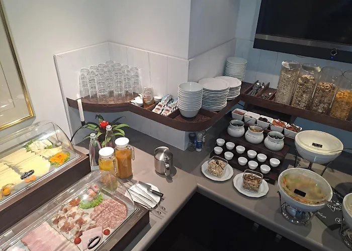 Zur Wartburg 호텔 3*