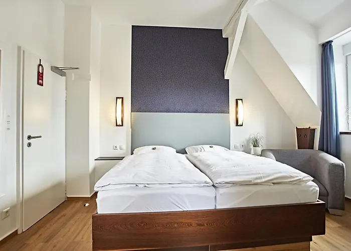 Zur Wartburg Hotel