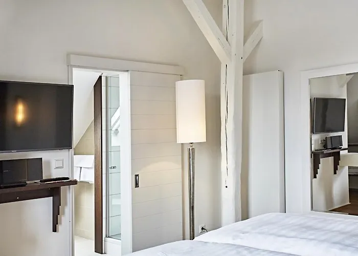 Zur Wartburg Hotel 3*