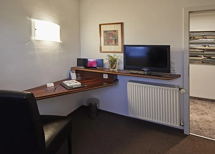 Zur Wartburg 3* 레다비덴브루크